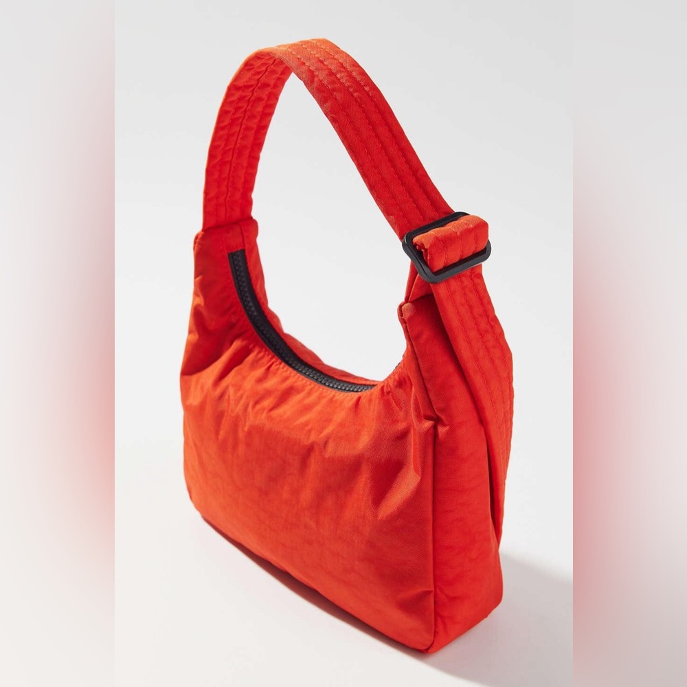 BAGGU mini nylon shoulder bag in Tomato